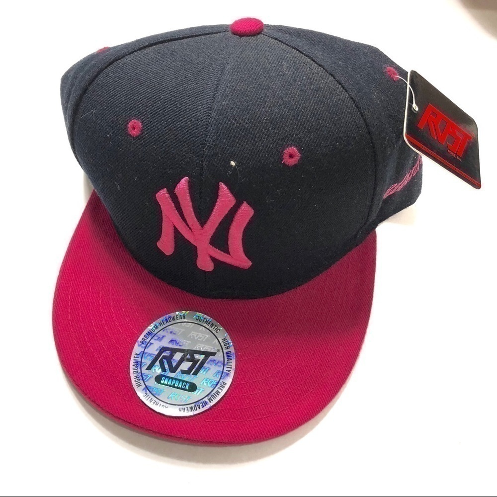 New York Yankees Adjustable SnapBack Hat NWT Women Black Pink